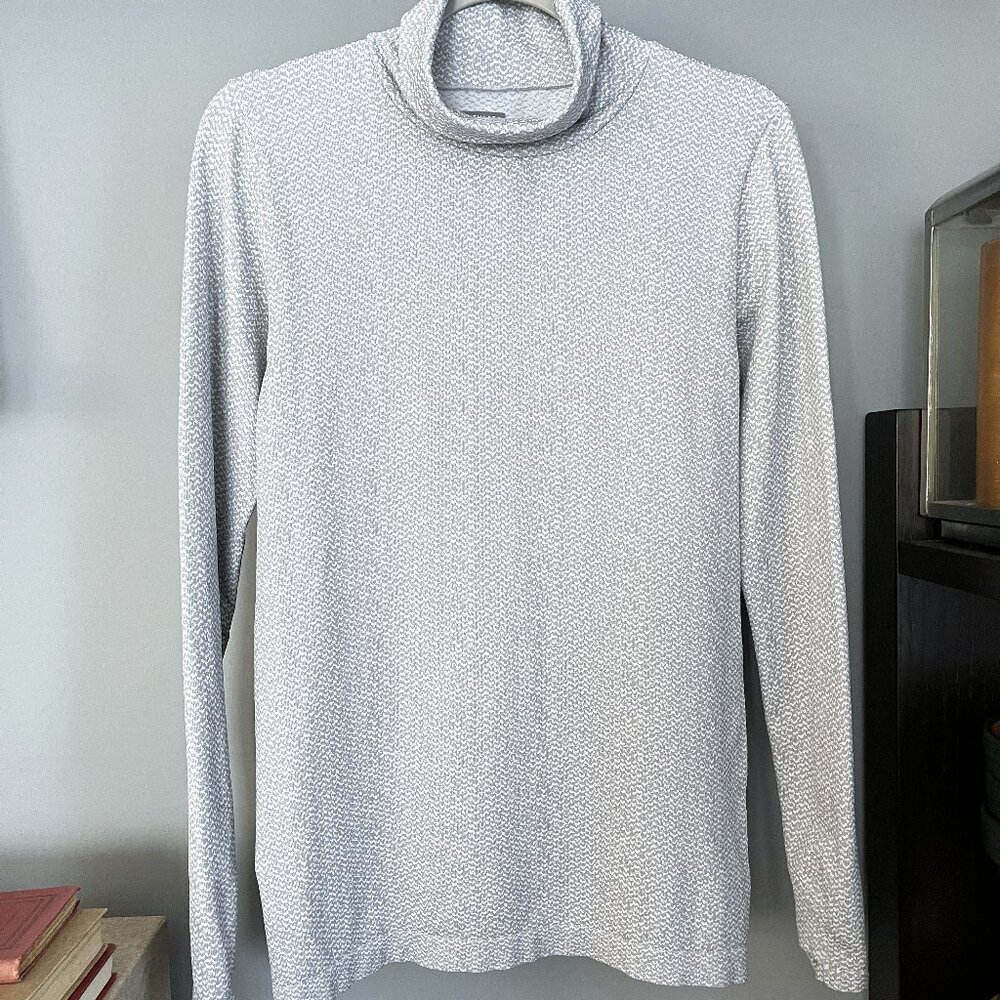 Athleta Flurry Peak Turtleneck Top (Gray) L - Picture 3 of 10